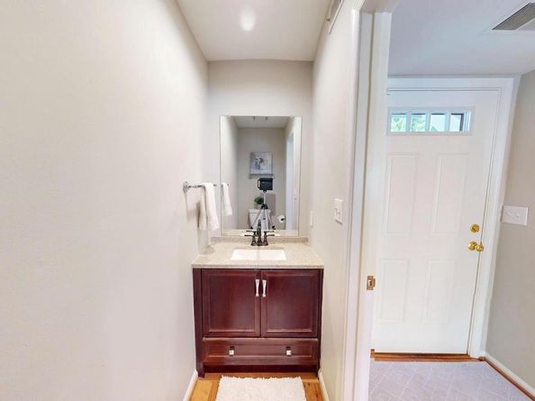 3345 Lakeside View Drive 77, Falls Church VA 22041