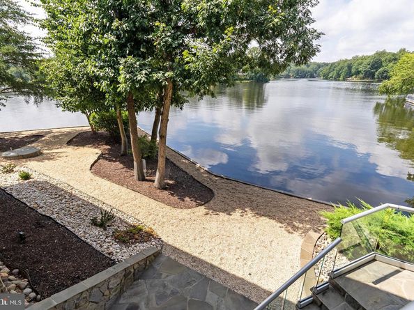 6106 Beachway Drive, Falls Church VA 22041