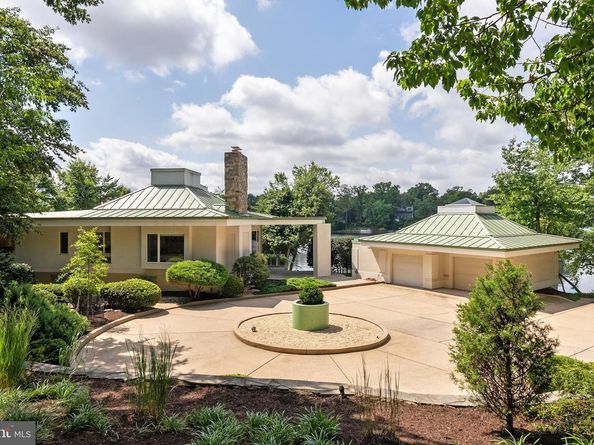 6106 Beachway Drive, Falls Church VA 22041