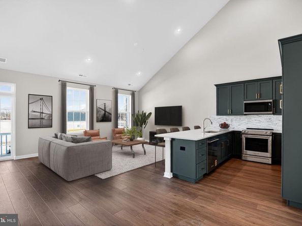 12 Ivy Lane, Levittown PA 19055