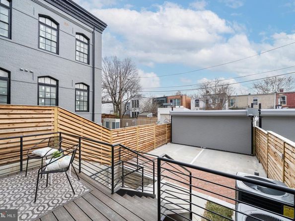 442.5 R Street NW B, Washington DC 20001