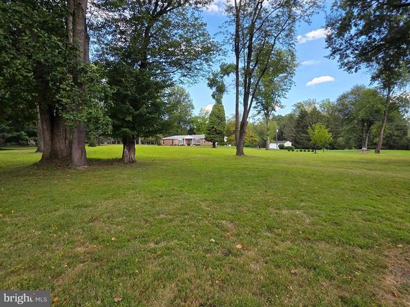 215 Gravel Hill Road, Huntingdon Valley PA 19006