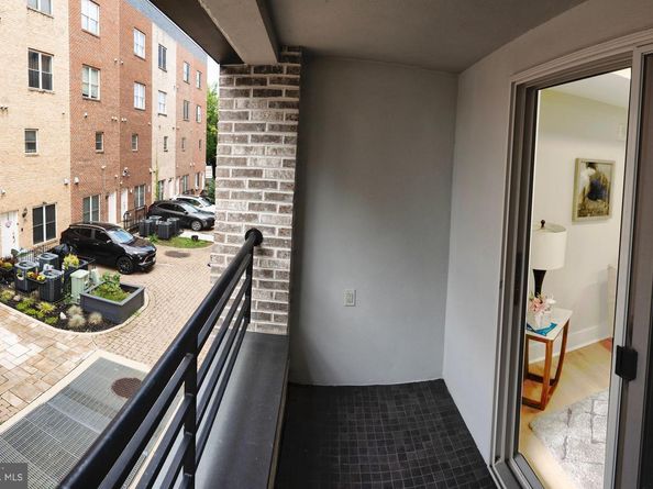 919 12TH Street NE 202, Washington DC 20002