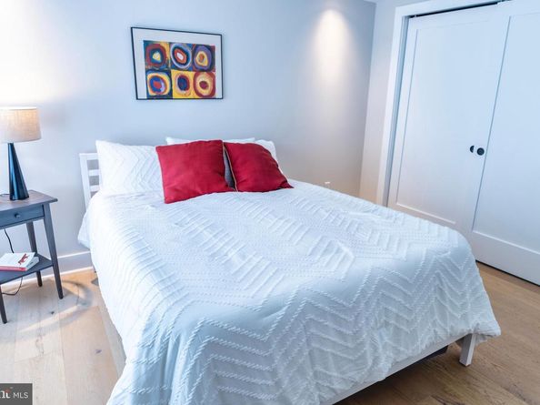 919 12TH Street NE 202, Washington DC 20002