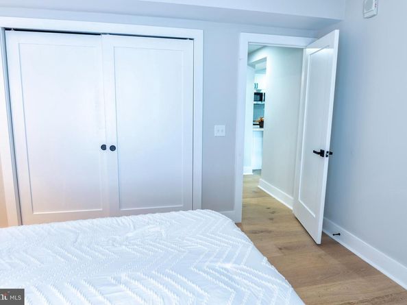 919 12TH Street NE 202, Washington DC 20002