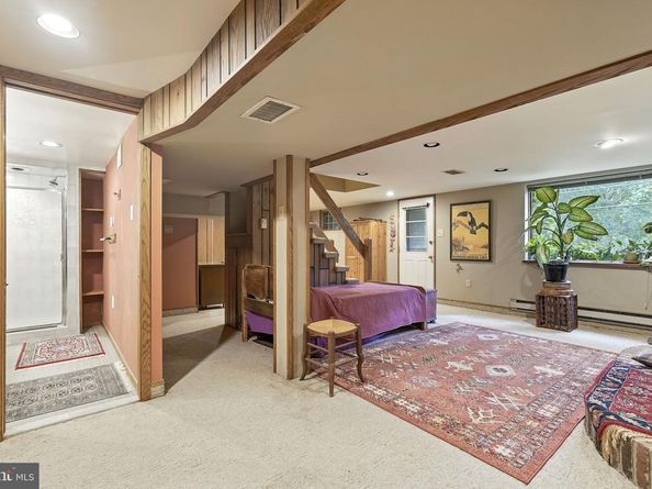 8420 Chippewa Road, Philadelphia PA 19128