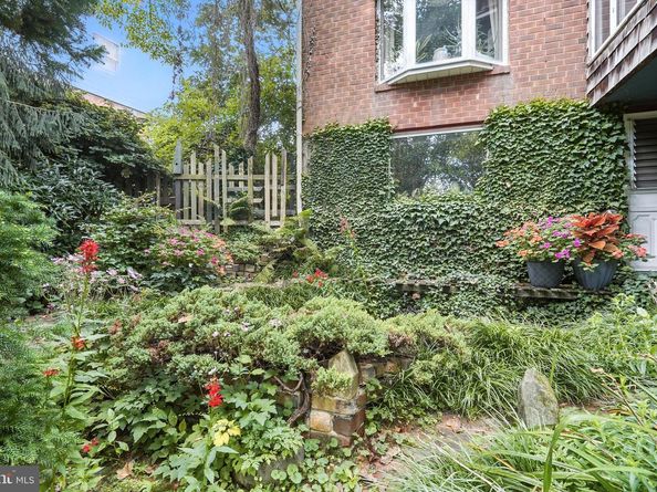 8420 Chippewa Road, Philadelphia PA 19128