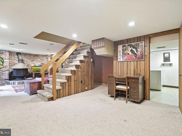8420 Chippewa Road, Philadelphia PA 19128