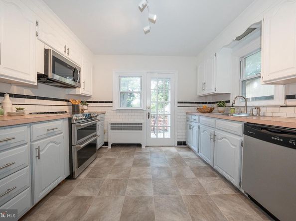 911 Darby Road, Havertown PA 19083