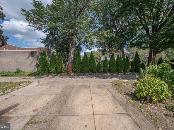 911 Darby Road, Havertown PA 19083