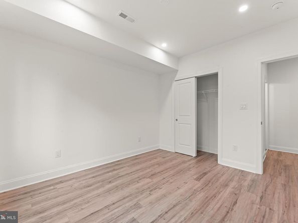 257 E Sharpnack Street, Philadelphia PA 19119