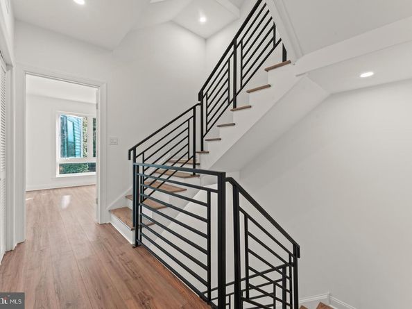 257 E Sharpnack Street, Philadelphia PA 19119