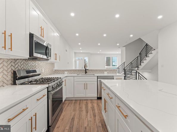 257 E Sharpnack Street, Philadelphia PA 19119