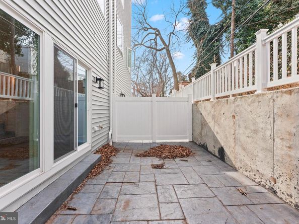 257 E Sharpnack Street, Philadelphia PA 19119