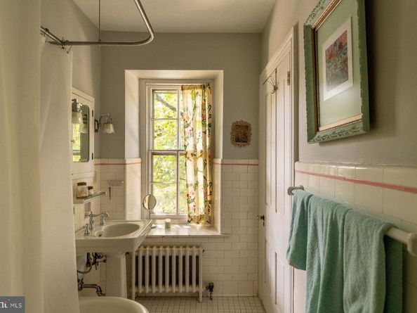 400 E. Evergreen Avenue, Philadelphia PA 19118