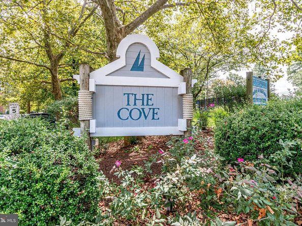 7596 Lakeside Village Drive, Falls Church VA 22042