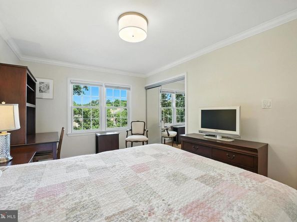 2319 S Queen Street, Arlington VA 22202