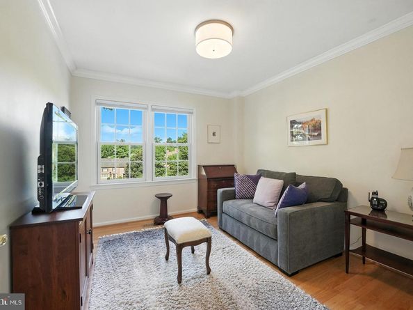 2319 S Queen Street, Arlington VA 22202