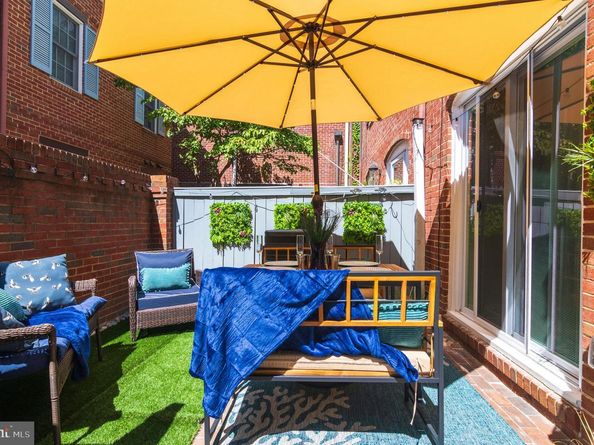 102 King Henry Court, Alexandria VA 22314
