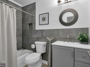 102 King Henry Court, Alexandria VA 22314