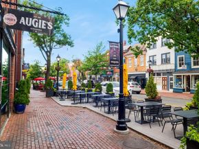 102 King Henry Court, Alexandria VA 22314