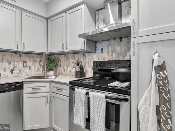 102 King Henry Court, Alexandria VA 22314