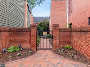 102 King Henry Court, Alexandria VA 22314