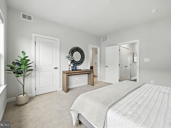 13222 Lake Waterview Way, Herndon VA 20171