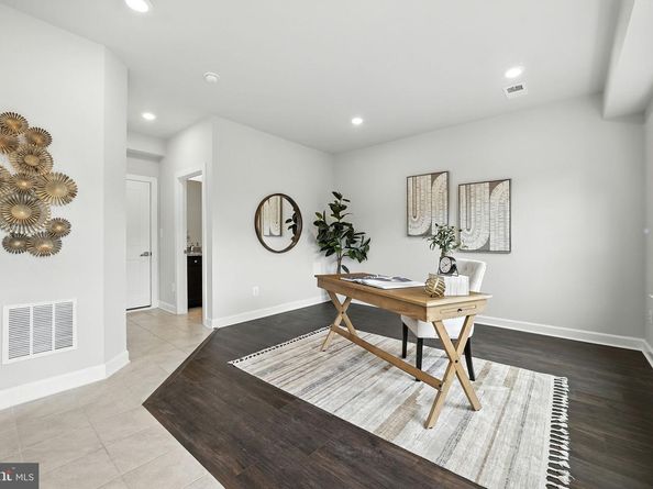 13222 Lake Waterview Way, Herndon VA 20171