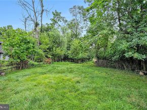 25 E Germantown Pike, Plymouth Meeting PA 19462