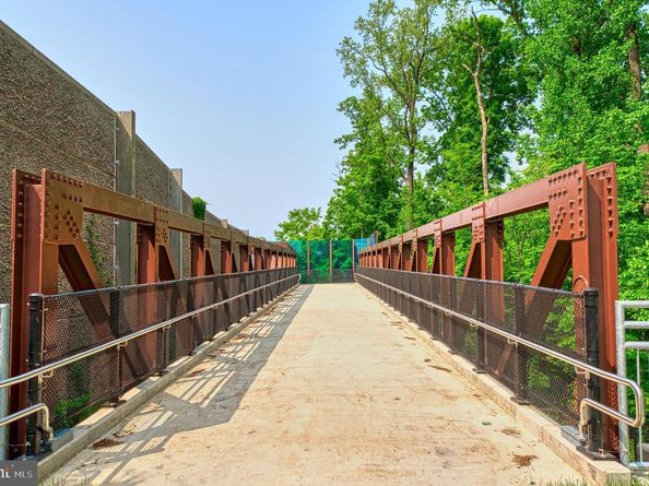 1800 Old Meadow Road 1121, Mclean VA 22102