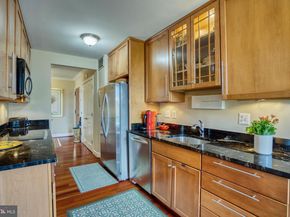 1800 Old Meadow Road 1121, Mclean VA 22102