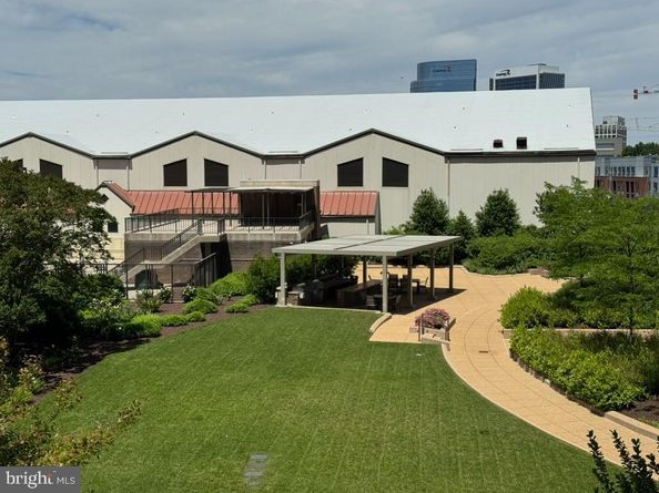 1800 Old Meadow Road 1121, Mclean VA 22102