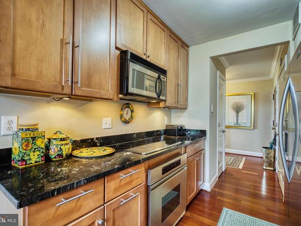 1800 Old Meadow Road 1121, Mclean VA 22102