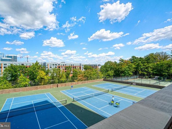 1800 Old Meadow Road 1121, Mclean VA 22102