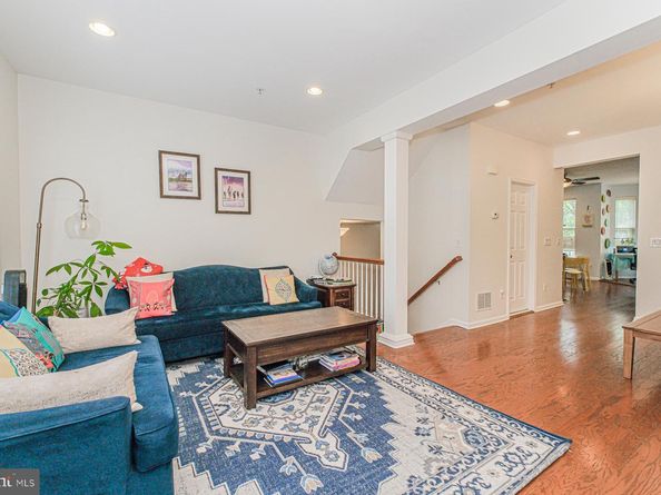 42 Creekside Court, Secaucus NJ 07094