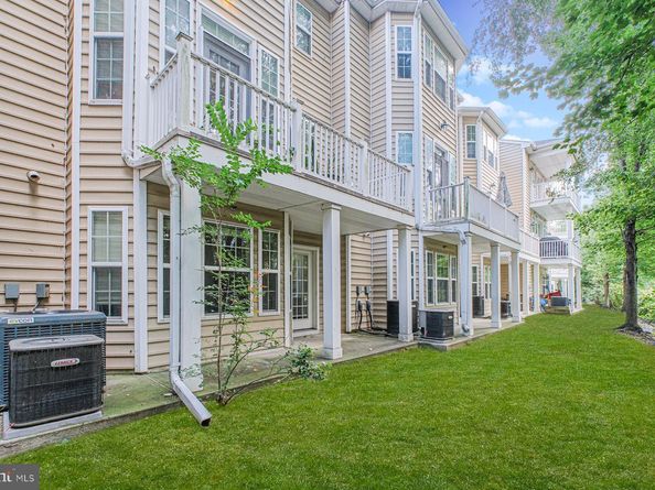 42 Creekside Court, Secaucus NJ 07094