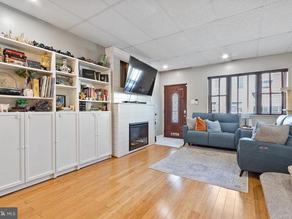 1106 W Moyamensing Avenue, Philadelphia PA 19148