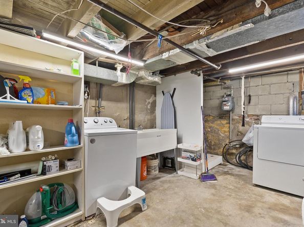 1106 W Moyamensing Avenue, Philadelphia PA 19148