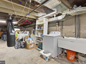 1106 W Moyamensing Avenue, Philadelphia PA 19148