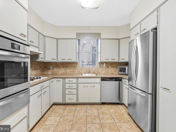 1833 Spruce Street, Philadelphia PA 19103