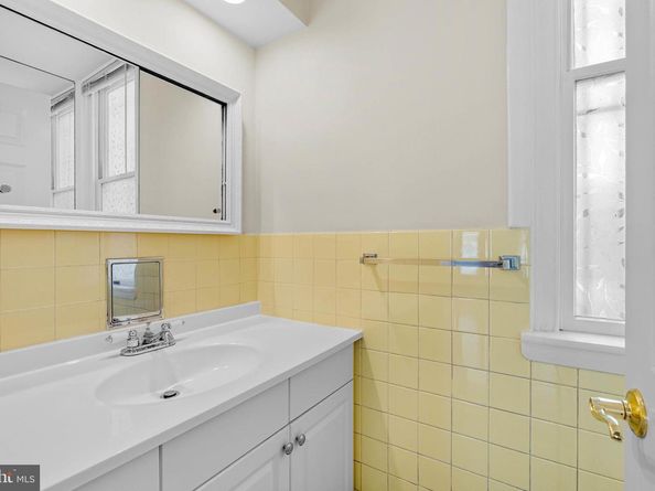 1833 Spruce Street, Philadelphia PA 19103