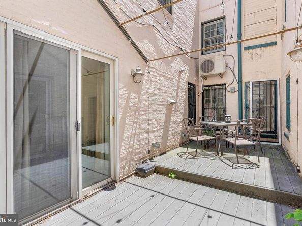 1833 Spruce Street, Philadelphia PA 19103