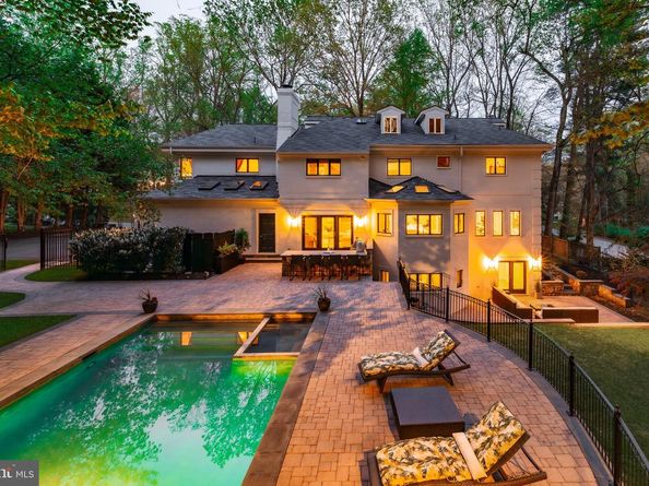 9200 Hollyoak Drive, Bethesda MD 20817