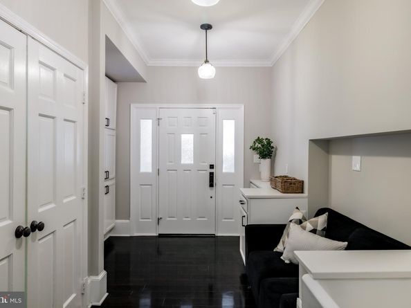 9200 Hollyoak Drive, Bethesda MD 20817