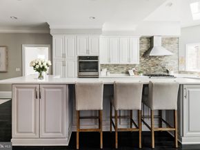 9200 Hollyoak Drive, Bethesda MD 20817