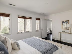 9200 Hollyoak Drive, Bethesda MD 20817