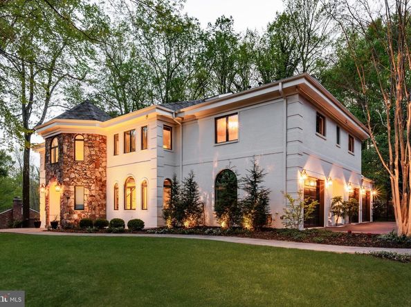 9200 Hollyoak Drive, Bethesda MD 20817