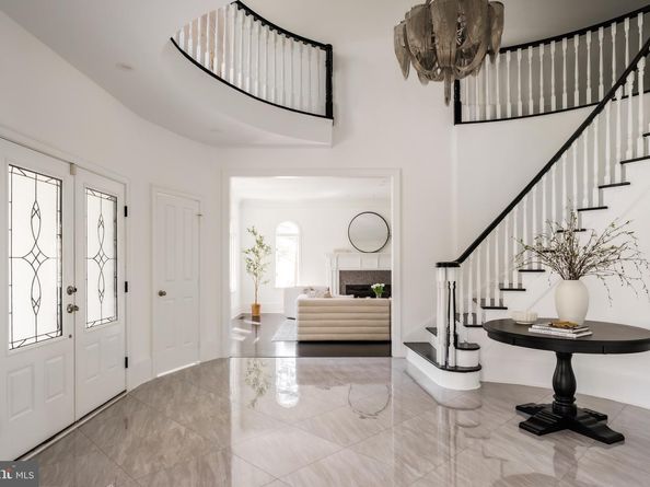 9200 Hollyoak Drive, Bethesda MD 20817