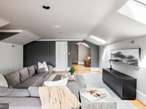 9200 Hollyoak Drive, Bethesda MD 20817